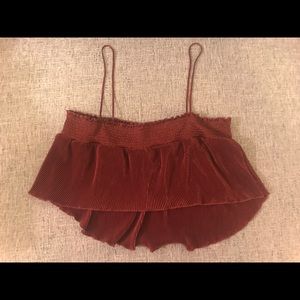 Flowy, cropped tank.